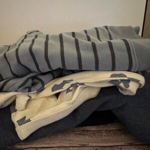 Boys 18m/2T bundle - sweatshirt, onesie,‎ t-shirt and shorts